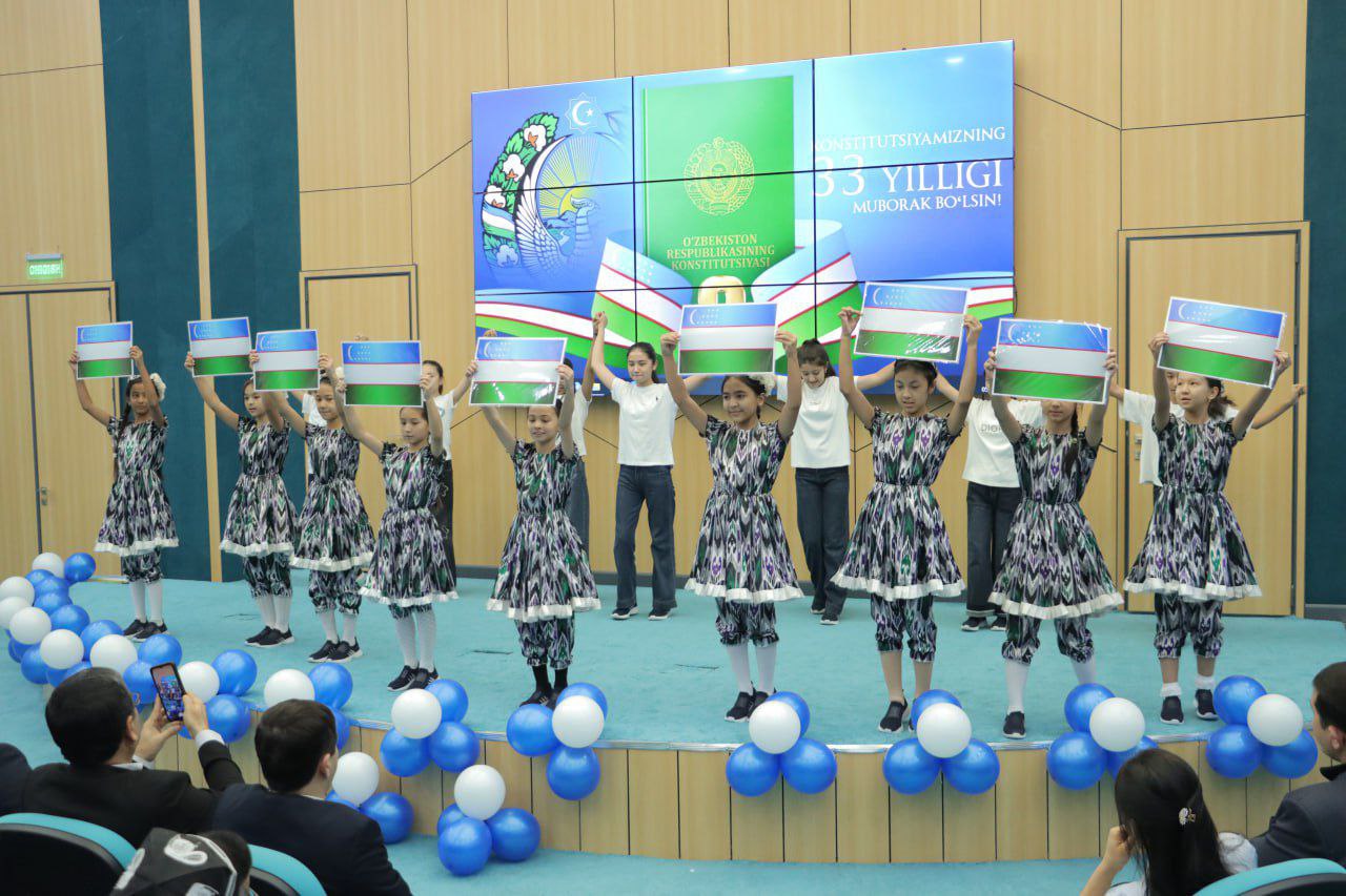 Sahnadagi bayram tadbiri